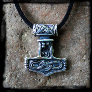 Strieborný prívesok MJOLNIR FALK