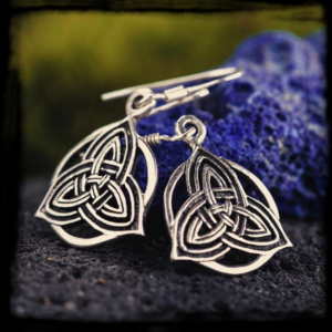 Strieborné náušnice TRIQUETRA V KRUHU, visiace