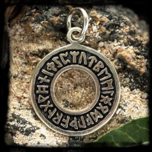 Strieborný prívesok RUNOVÝ KRUH