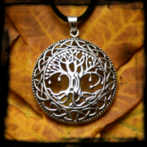 Strieborný prívesok YGGDRASIL V PLETENCI veľký