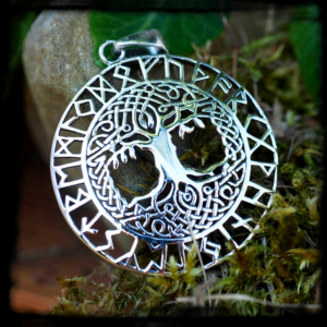 Strieborný prívesok STROM ŽIVOTA V RUNOVOM KRUHU